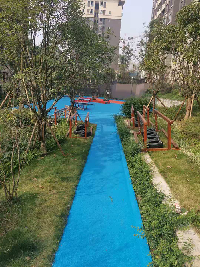 隆鑫.鸿府儿童活动区塑胶
